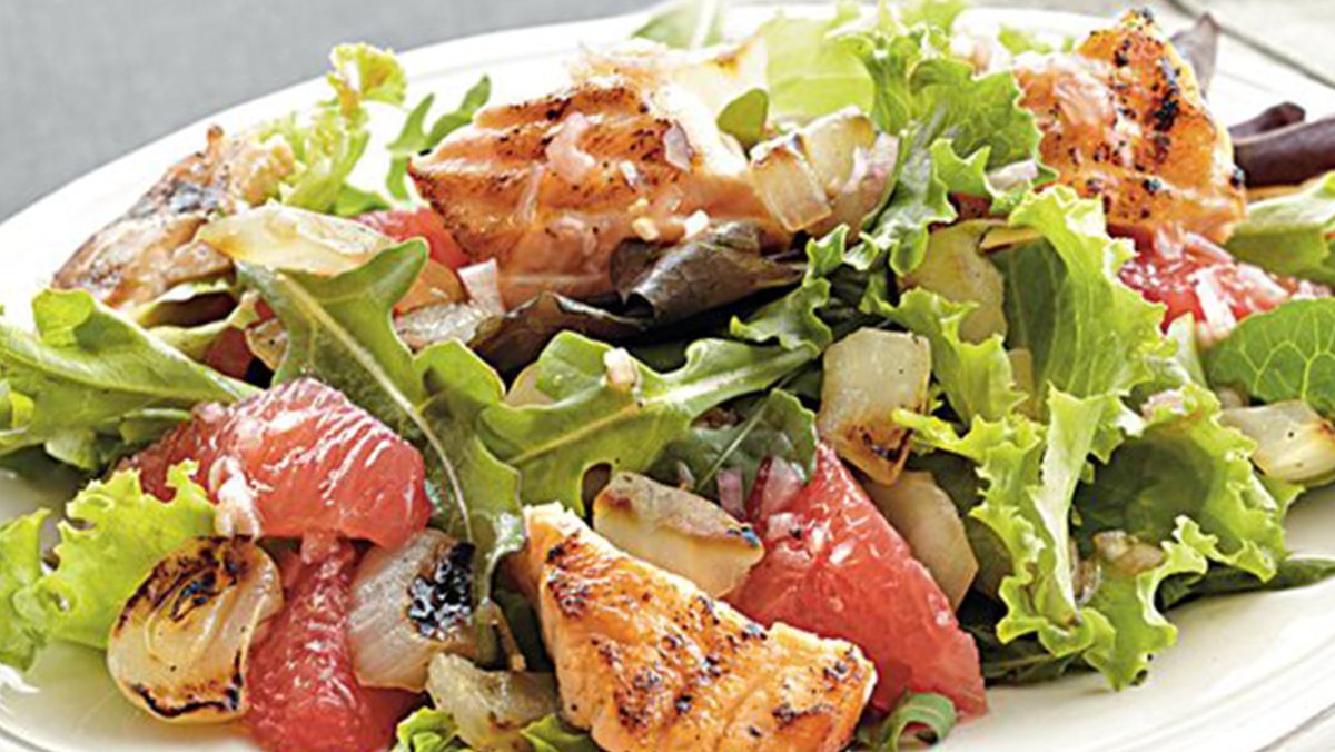 Grilled Salmon And Grapefruit Salad