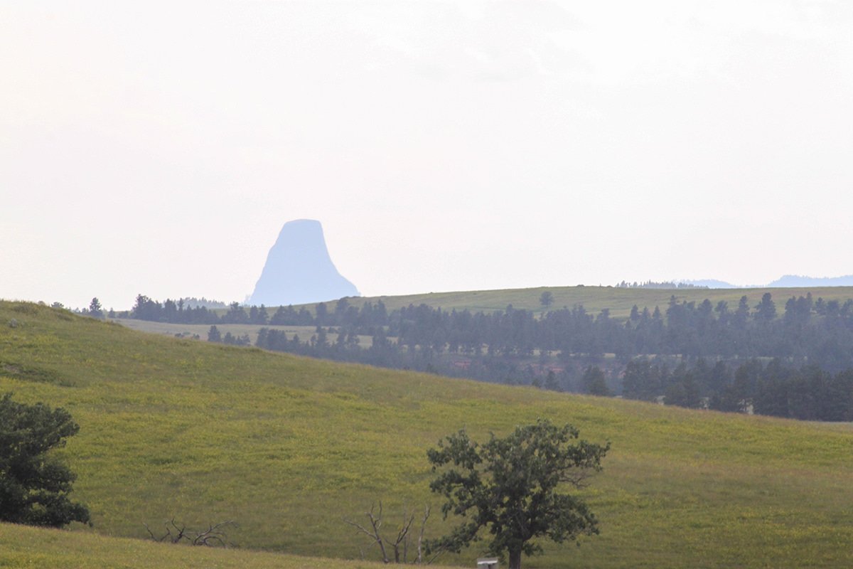 Devils-Tower-from-a-Distance