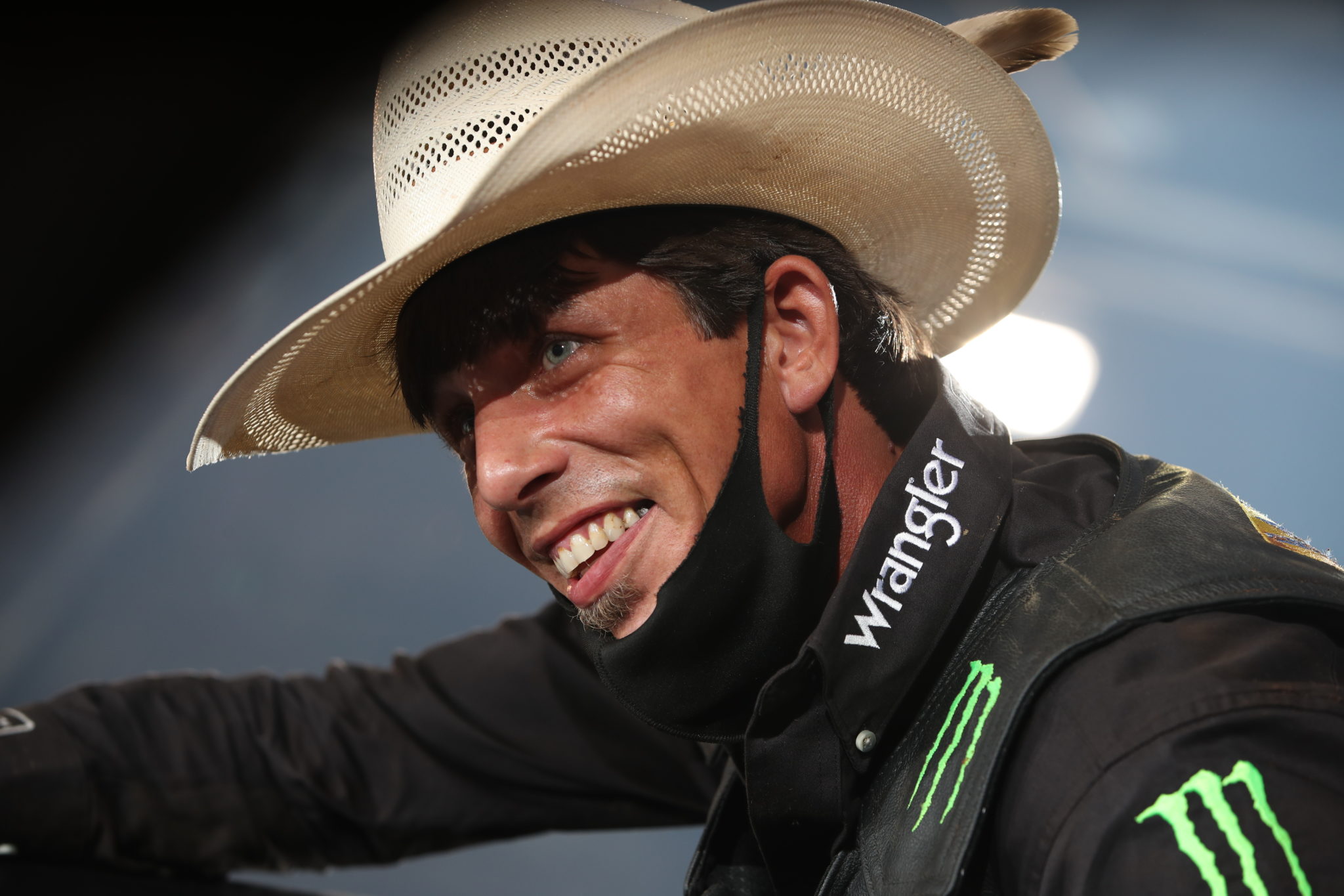 Mauney makes statement at Cheyenne Frontier Days Rodeo Cowboy