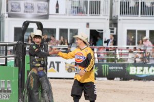 JB Mauney and Frank Newsom at PBR's Last Cowboy Standing in 2015