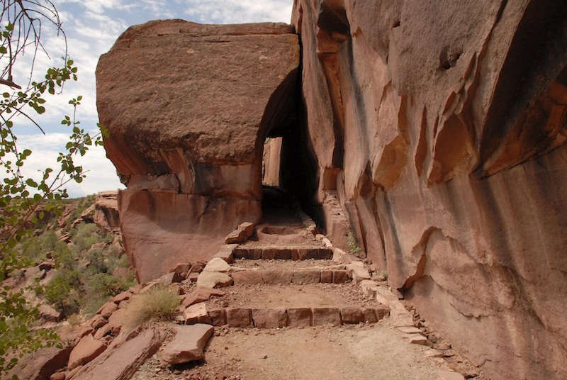 White House Ruins Trail to Canyon de Chelly National Monument - Photo Credit: Navajo Nation & Recreation Facebook 