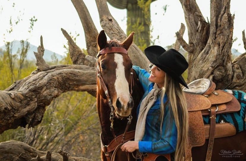 Kelsee Bradshaw with Horse