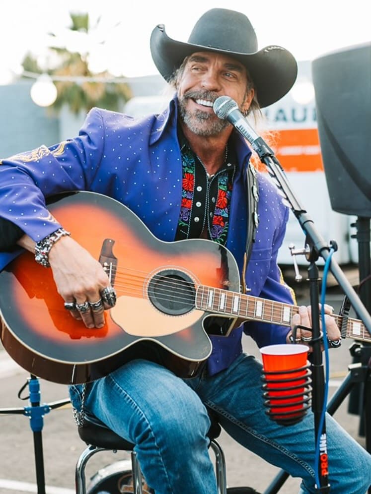 Hollywood Yates singing