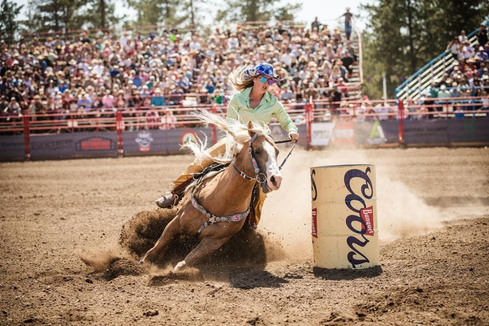 Barrell Race-Sisters Rodeo