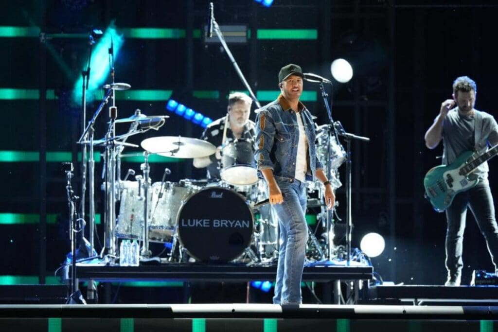 Luke: CMA Fest photo