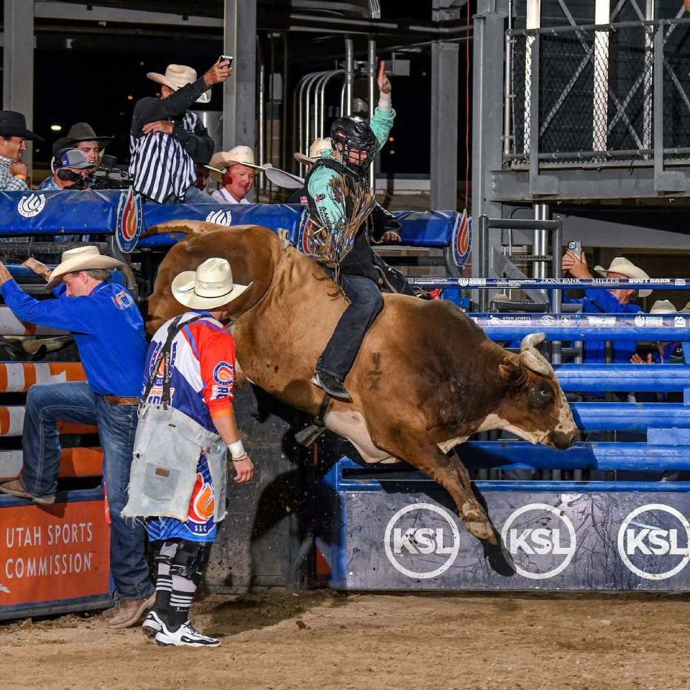 Bull ride at Utah Days of 47