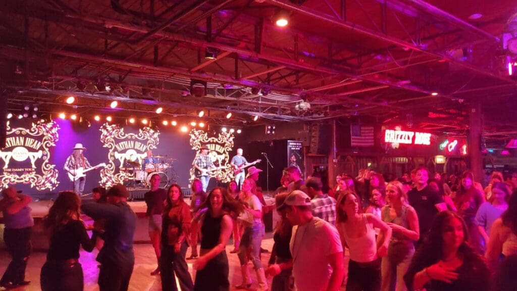 Nathan Dean and TDB opening for Casey Donahew at Grizzly Rose